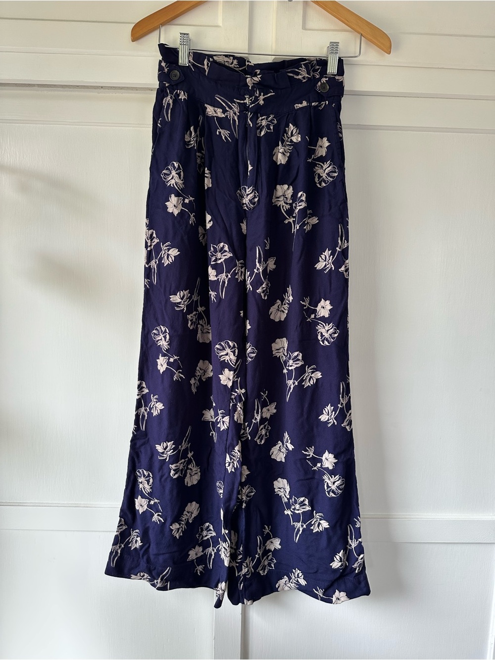 Urban Outfitters | Diane Paperbag Wide Leg Pants, Size 4 ✨